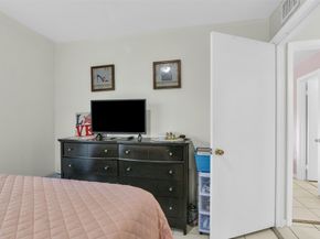 935 NE 199th St 10316, Miami FL 33179
