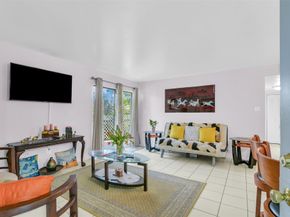 935 NE 199th St 10316, Miami FL 33179
