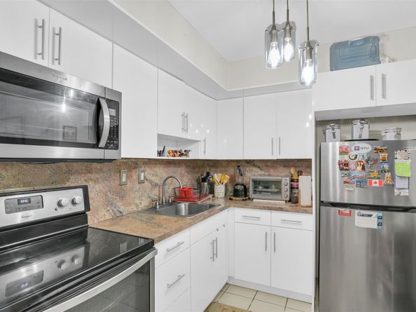 935 NE 199th St 10316, Miami FL 33179