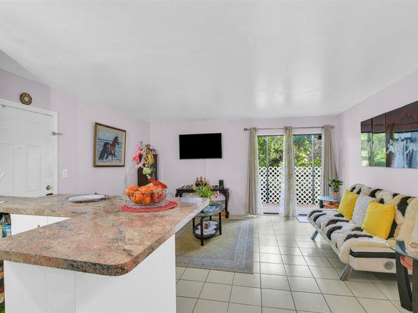 935 NE 199th St 10316, Miami FL 33179