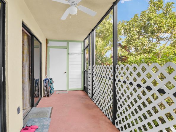 935 NE 199th St 10316, Miami FL 33179
