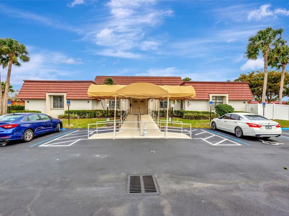 12027 Greenway Circle S 103, Royal Palm Beach FL 33411