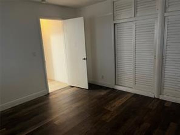 419 S Crescent Dr 1, Hollywood FL 33021