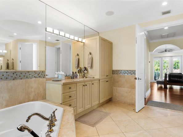 57 Fort Royal Is, Fort Lauderdale FL 33308