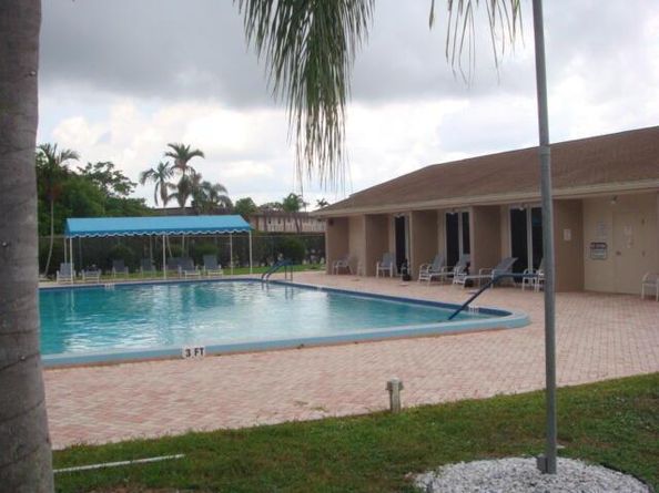 705 Lori Drive 305, Palm Springs FL 33461