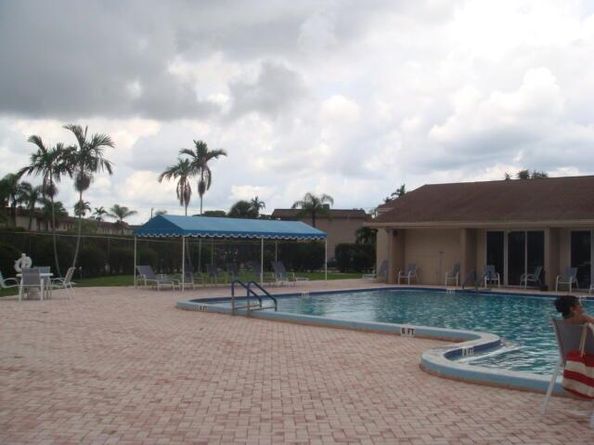 705 Lori Drive 305, Palm Springs FL 33461