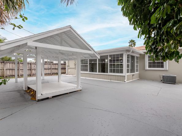 1609 N J Terrace, Lake Worth Beach FL 33460