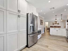 7999 NW 82nd Ter, Parkland FL 33067