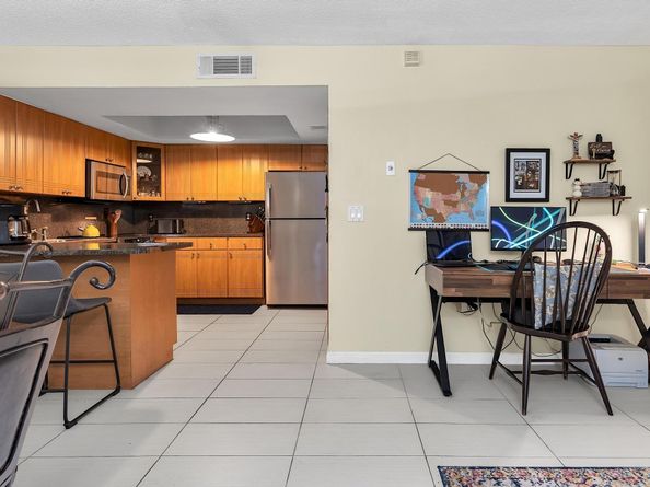 33 Matador Ln 821, Fort Lauderdale FL 33324