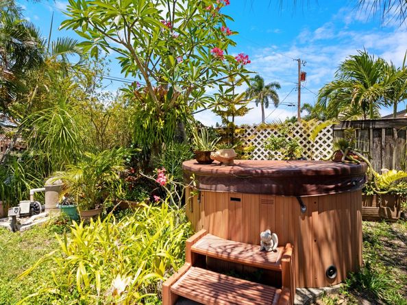 5713 NE 17th Ave, Fort Lauderdale FL 33334