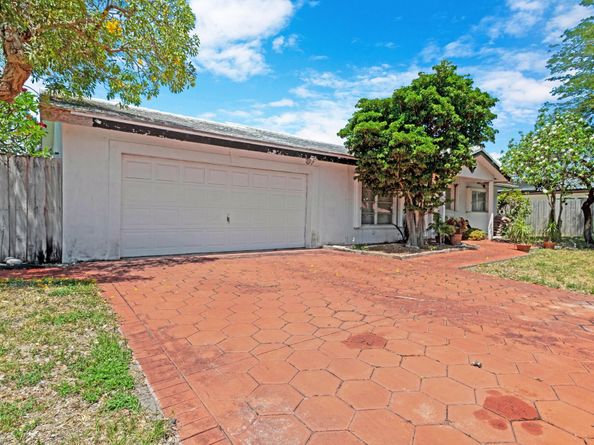 5713 NE 17th Ave, Fort Lauderdale FL 33334