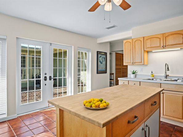 2555 Nassau Ln, Fort Lauderdale FL 33312
