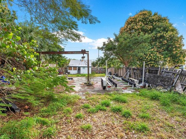 1047 Miner Road, Lake Worth FL 33462