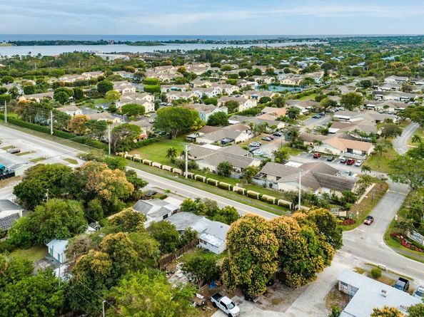 1047 Miner Road, Lake Worth FL 33462