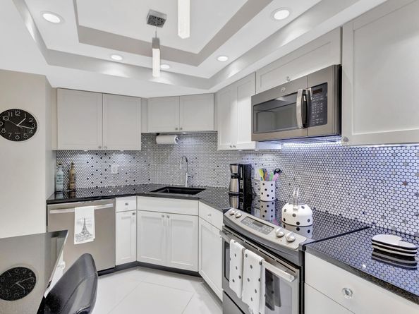 2000 Presidential Way Ph5, West Palm Beach FL 33401
