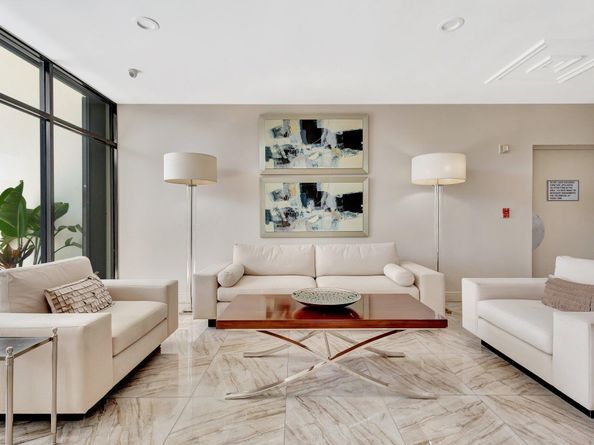 2000 Presidential Way Ph5, West Palm Beach FL 33401