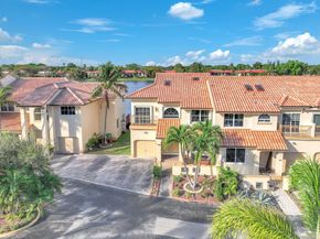 745 NE 195th St, Miami FL 33179