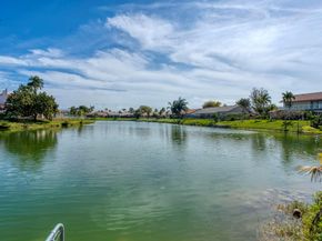 5720 W Waterford Dr, Davie FL 33331