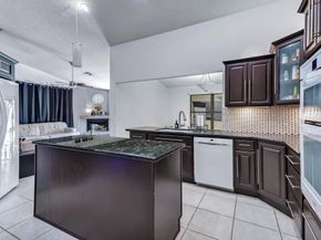 5720 W Waterford Dr, Davie FL 33331