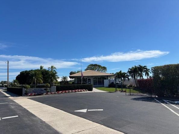100 Golfview Terrace 108, Boynton Beach FL 33426