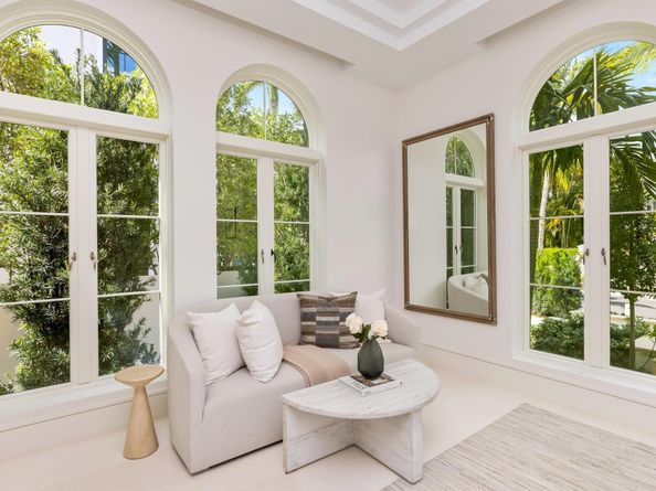 422 Australian Avenue, Palm Beach FL 33480