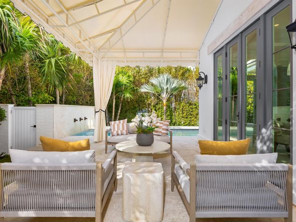 422 Australian Avenue, Palm Beach FL 33480