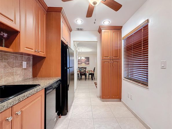 4270 NW 40th St 208, Lauderdale Lakes FL 33319