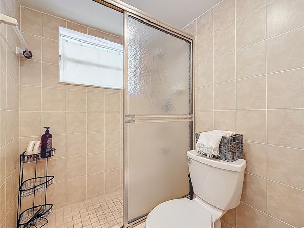 4270 NW 40th St 208, Lauderdale Lakes FL 33319