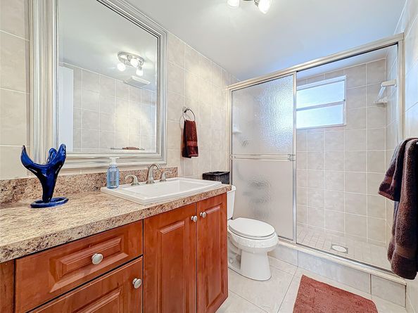 4270 NW 40th St 208, Lauderdale Lakes FL 33319