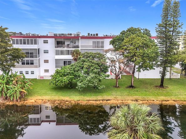 4270 NW 40th St 208, Lauderdale Lakes FL 33319