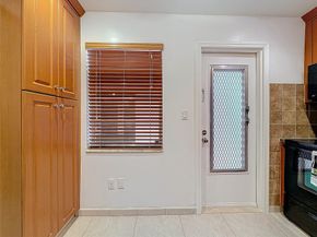 4270 NW 40th St 208, Lauderdale Lakes FL 33319