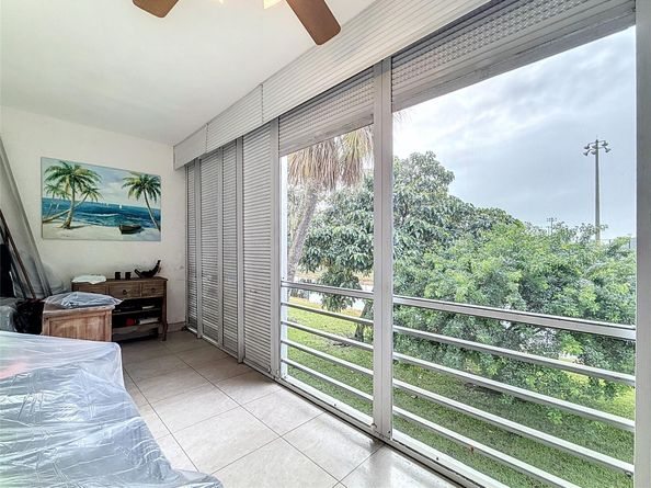 4270 NW 40th St 208, Lauderdale Lakes FL 33319