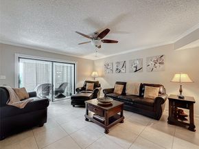 4270 NW 40th St 208, Lauderdale Lakes FL 33319