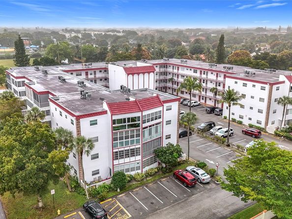 4270 NW 40th St 208, Lauderdale Lakes FL 33319