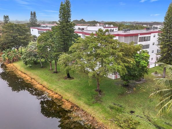 4270 NW 40th St 208, Lauderdale Lakes FL 33319