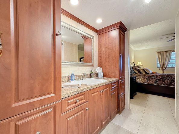 4270 NW 40th St 208, Lauderdale Lakes FL 33319
