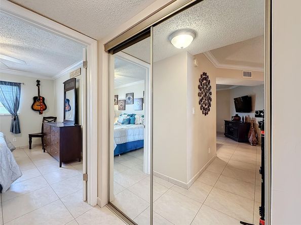 4270 NW 40th St 208, Lauderdale Lakes FL 33319