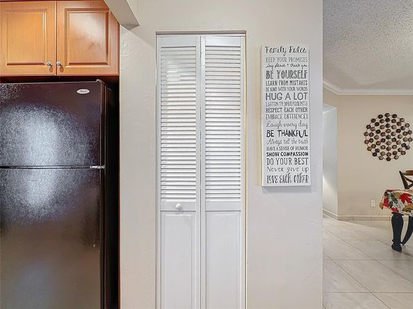 4270 NW 40th St 208, Lauderdale Lakes FL 33319