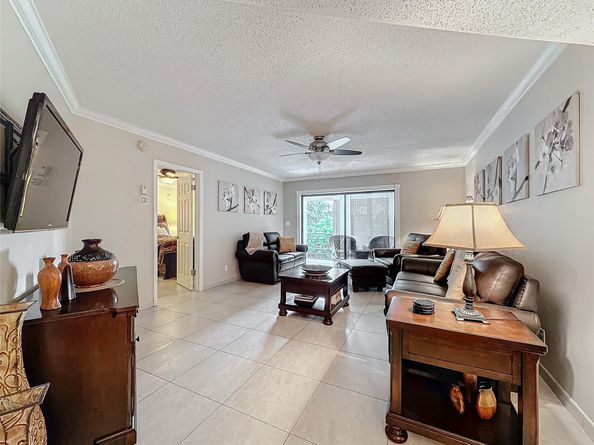 4270 NW 40th St 208, Lauderdale Lakes FL 33319