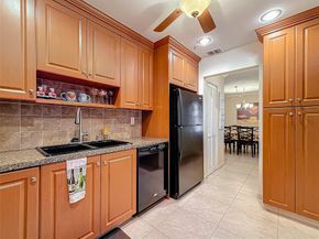 4270 NW 40th St 208, Lauderdale Lakes FL 33319