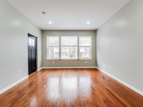 49 Wade St, Jersey City NJ 07305