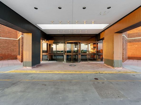 1633 Harmon Cove Tower 1633, Secaucus NJ 07094