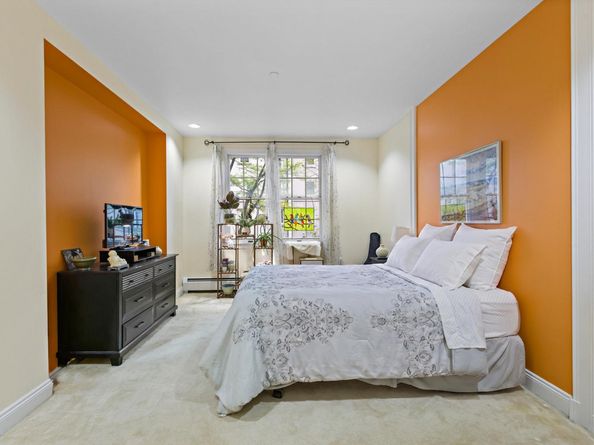 208 Shearwater Ct West 32, Jersey City NJ 07305