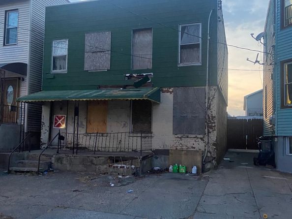 221 Olean Ave, Jersey City NJ 07306