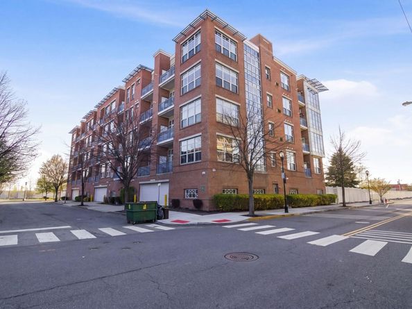3 Greenwich Dr 97, Jersey City NJ 07305