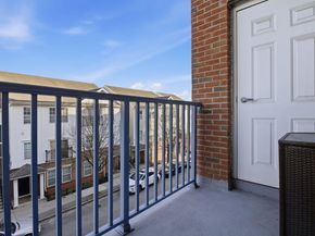 3 Greenwich Dr 97, Jersey City NJ 07305