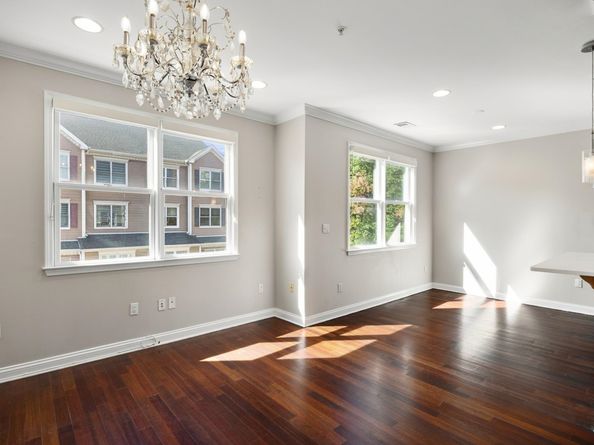 382 Kingston Ct, West New York NJ 07093