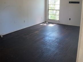 5903 Willow Glen Drive, Houston TX 77033
