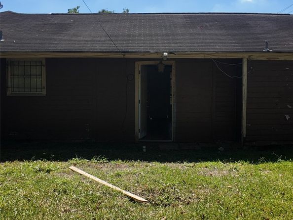 5903 Willow Glen Drive, Houston TX 77033
