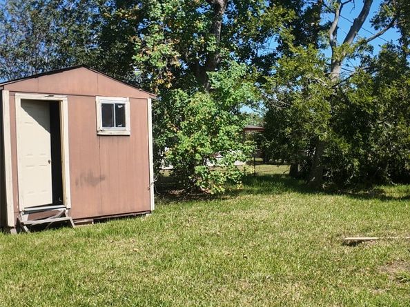 5903 Willow Glen Drive, Houston TX 77033